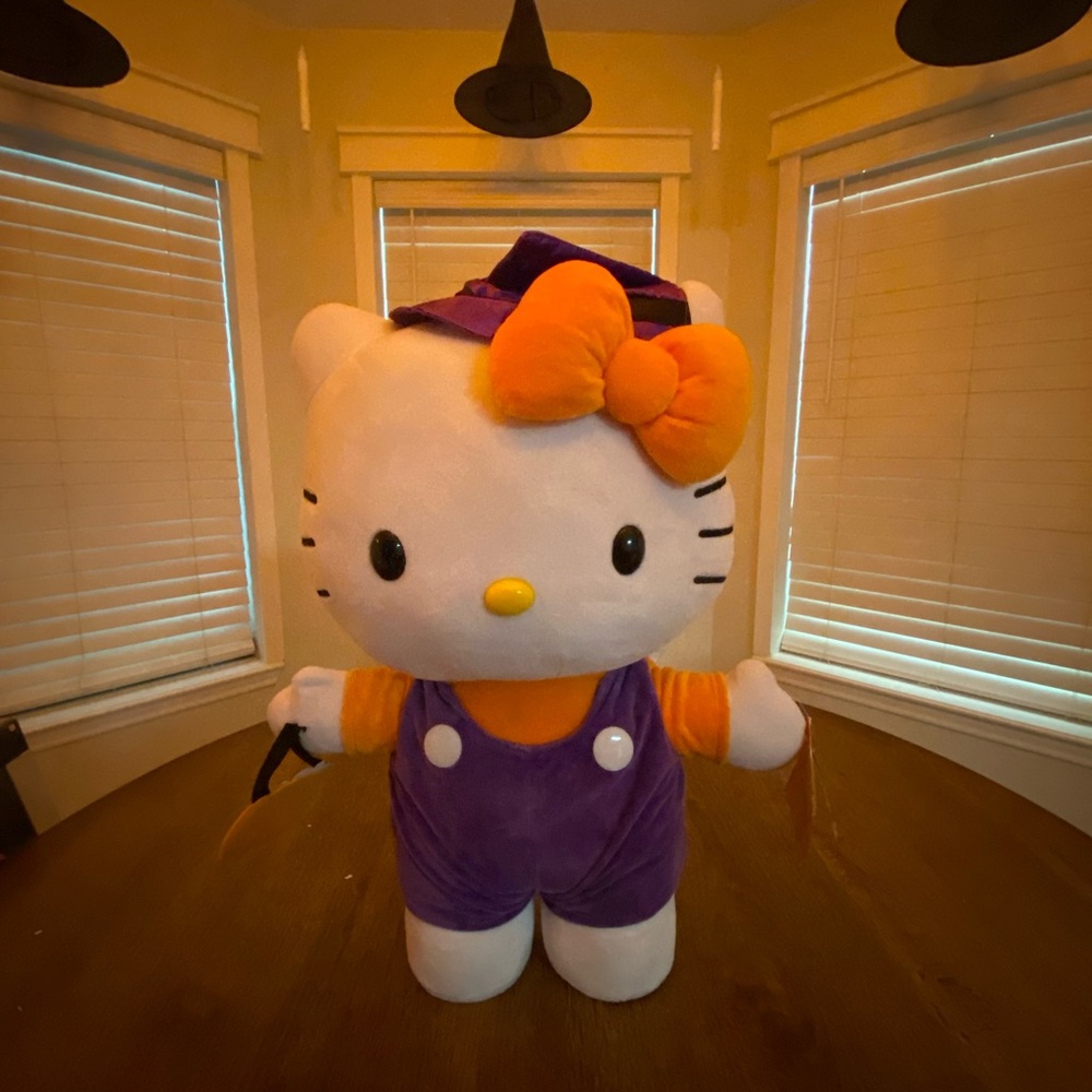 NWT Hello Kitty Viral Tik-Tok Large Greeter